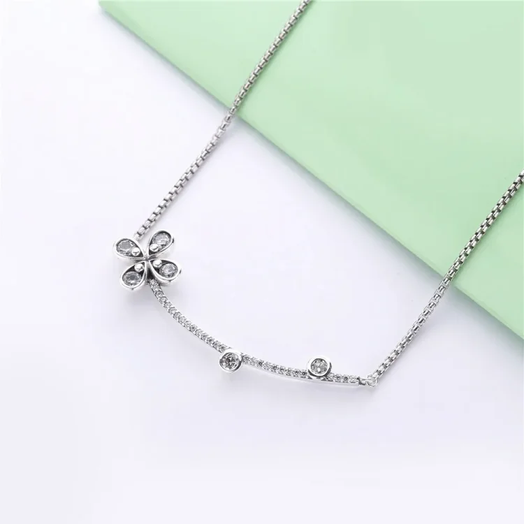 PANDORA ogrlica s štirimi cvetnimi listi - 397956CZ