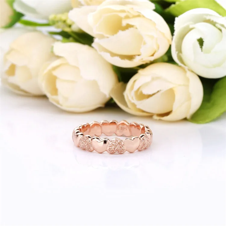 Prstan Matte Brilliance Hearts, Pandora Rose™ - 187950