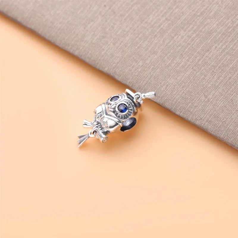 (slika za) PANDORA Obesek modra sova ob zaključku šolanja - 798907C01 - Ogled 3