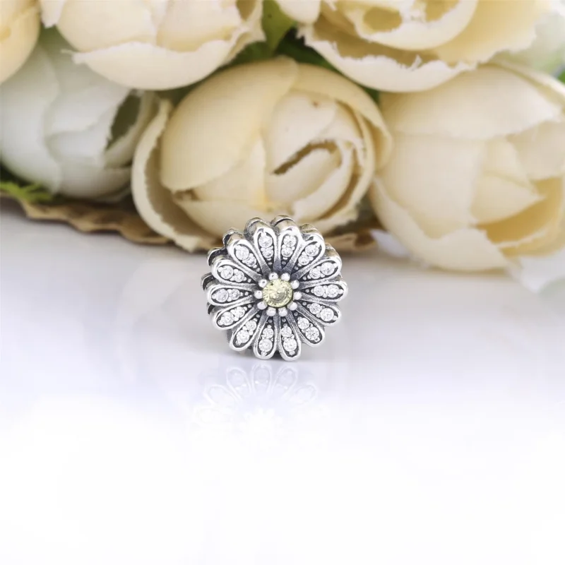 (slika za) PANDORA Obesek s sponkami za rože s svetlečo marjetico - 798766C01 - Ogled 2