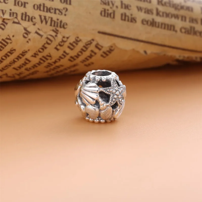 (slika za) PANDORA Obesek z odprto morsko zvezdo, školjkami in srčki - 798950C00 - Ogled 2