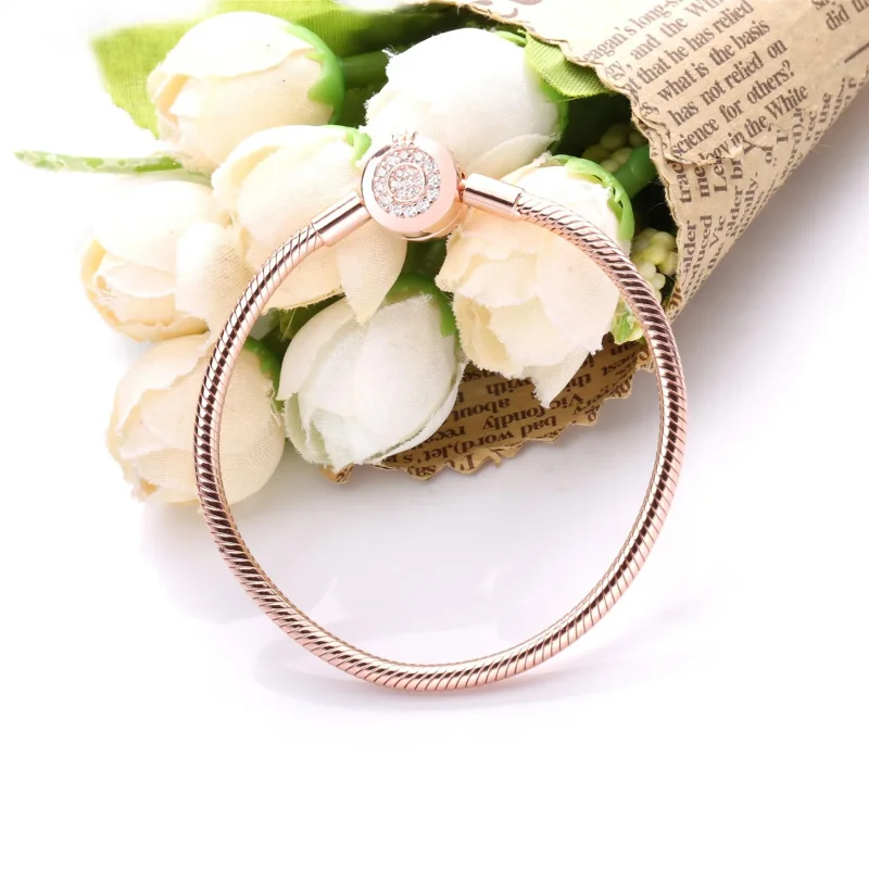 (slika za) Zapestnica Pandora Moments s svetlikajočo O-kronico - 589046C01 - Ogled 3