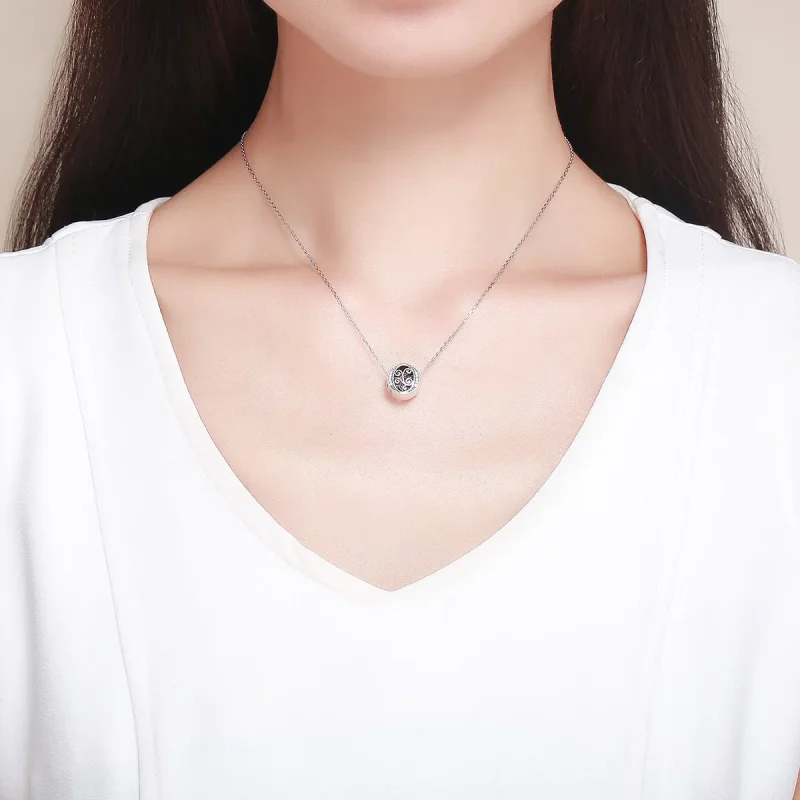 (slika za)  Obesek s bleščečimi pavé cvetovi v stilu Pandora, črka O - BSC030-O - Ogled 5