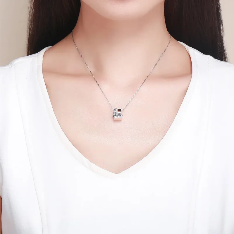 (slika za)  Obesek s bleščečimi rožicami v obliki črke E v stilu Pandora - BSC030-E - Ogled 5