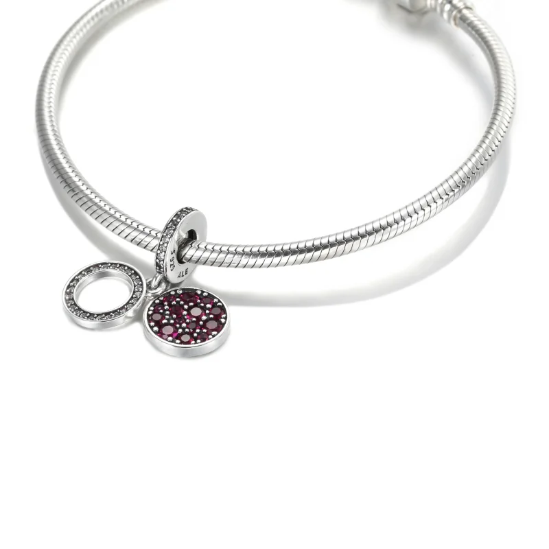 (slika za) PANDORA Bleščeči rdeči disk z dvojnim visečim obeskom - 799186C03 - Ogled 5