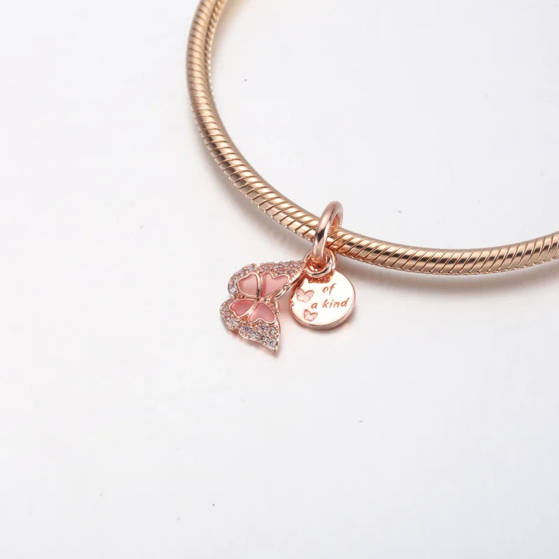 (slika za) PANDORA Dvojni viseči obesek z rožnatim metuljem in citatom - 782555C01 - Ogled 4