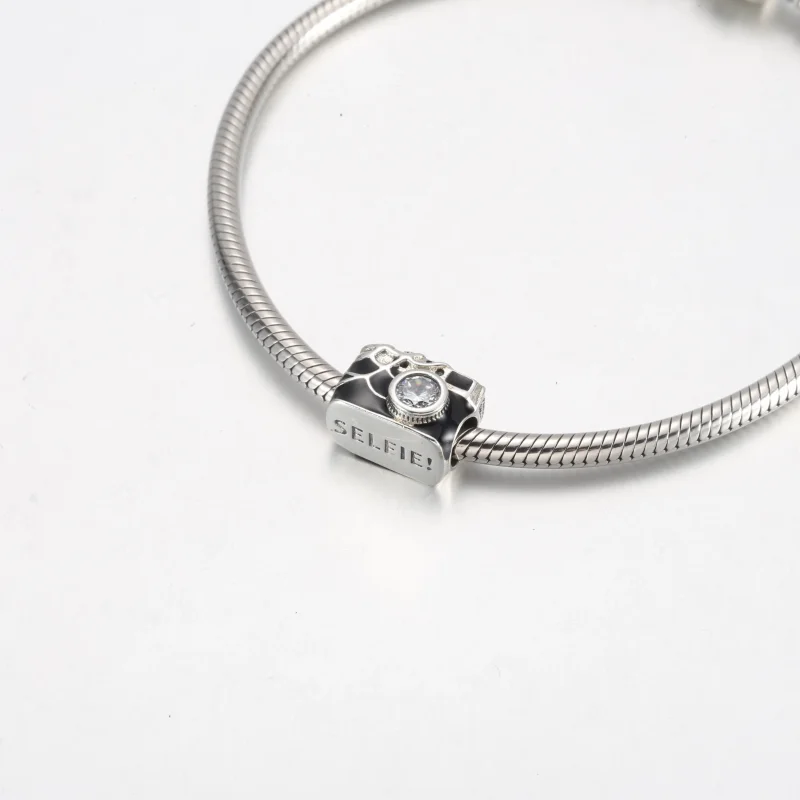 (slika za) PANDORA Marvel Spider-Man Camera Selfie Charm - 792352C01 - Ogled 5