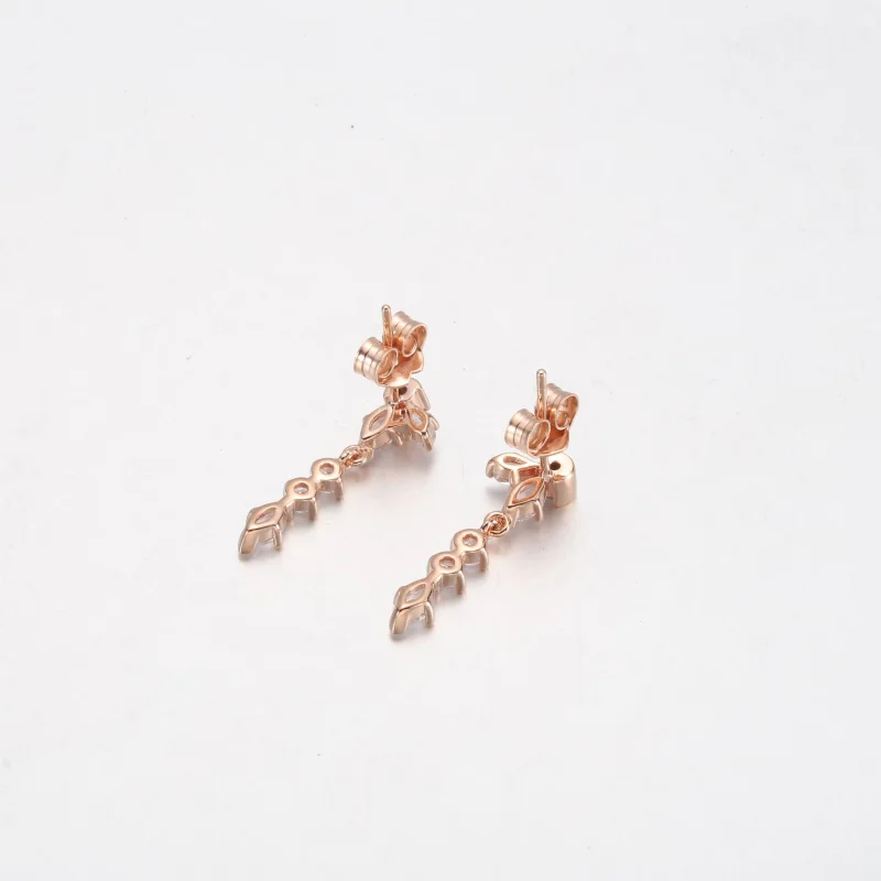 (slika za) PANDORA Sijoči cvetlični uhani s padajočim motivom - 282404C01 - Ogled 3