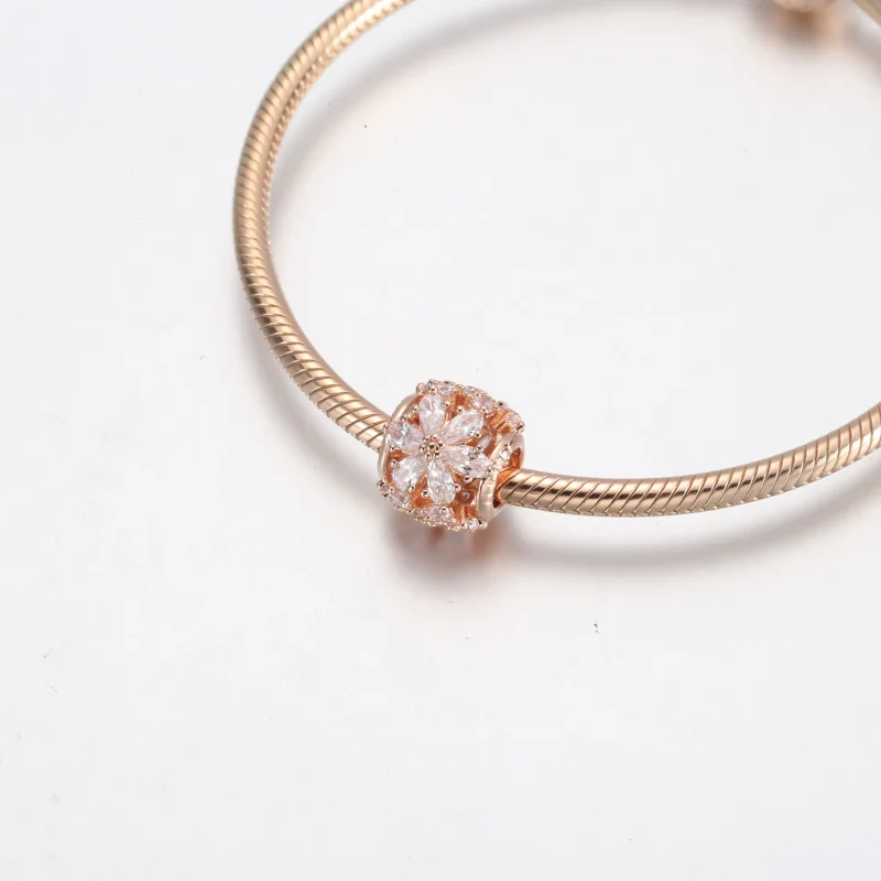 (slika za) PANDORA Sijoči okrogli cvetlični obesek - 782383C01 - Ogled 4