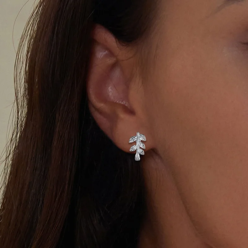 (slika za) Obročasti uhani v obliki listov Pandora - SCE1660 - Ogled 5