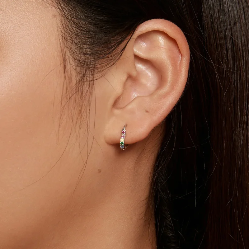 (slika za) Obročasti uhani v obliki mavričnih srčkov Pandora - SCE1626-CF - Ogled 6