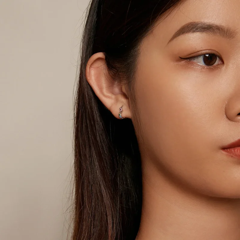 (slika za) Obročasti uhani v obliki mavričnih srčkov Pandora - SCE1626-CF - Ogled 7