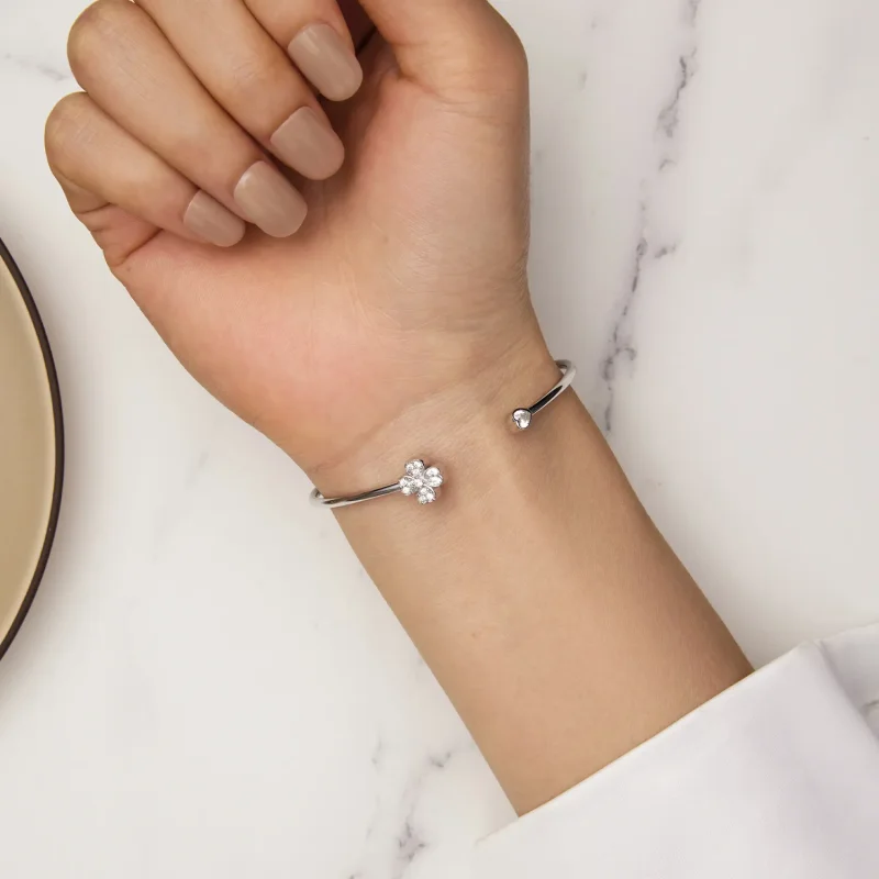 (slika za) Odprta zapestnica s štiriperesno deteljico v slogu Pandora - BSB134 - Ogled 7