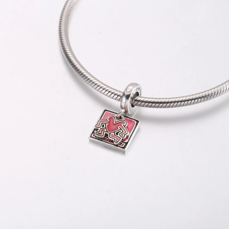 (slika za) Dvojni viseči obesek s hodečimi srčki Keith Haring™ x Pandora - 792216C01 - Ogled 5