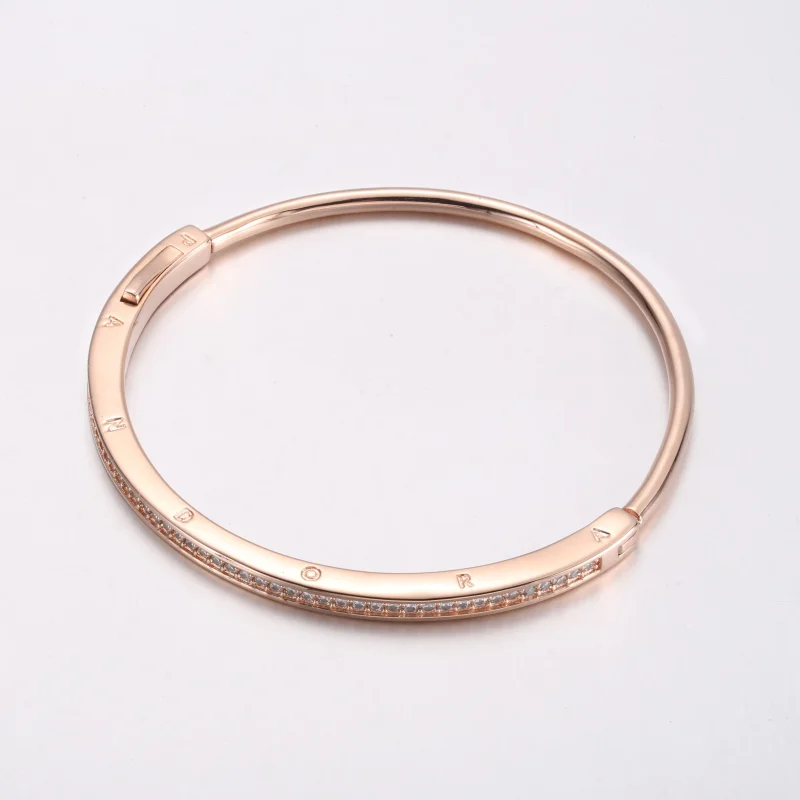 (slika za) Obročasta zapestnica Pandora Signature I-D v slogu pavé - 582313C01 - Ogled 2