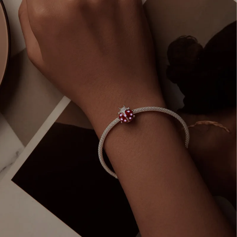 (slika za) PANDORA obesek Pikapolonica, ki se sveti v temi - SCC2735 - Ogled 4