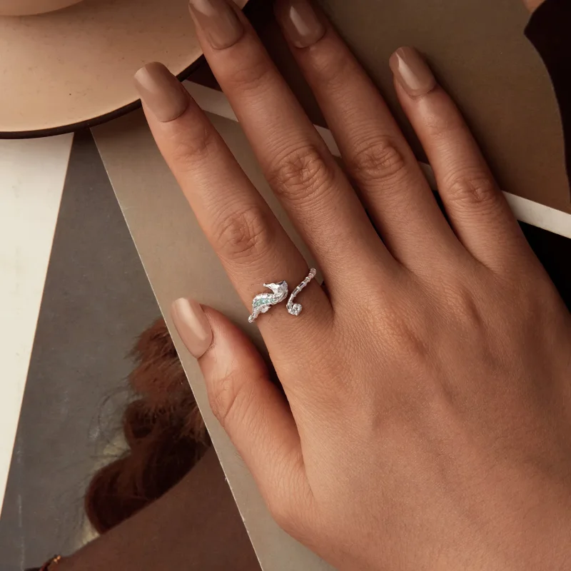 (slika za) Odprt prstan z morskim konjičkom v slogu PANDORA - BSR559-E - Ogled 4