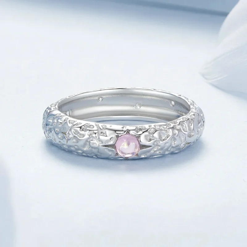 (slika za) Širok prstan s teksturo v stilu PANDORA - BSR604 - Ogled 4