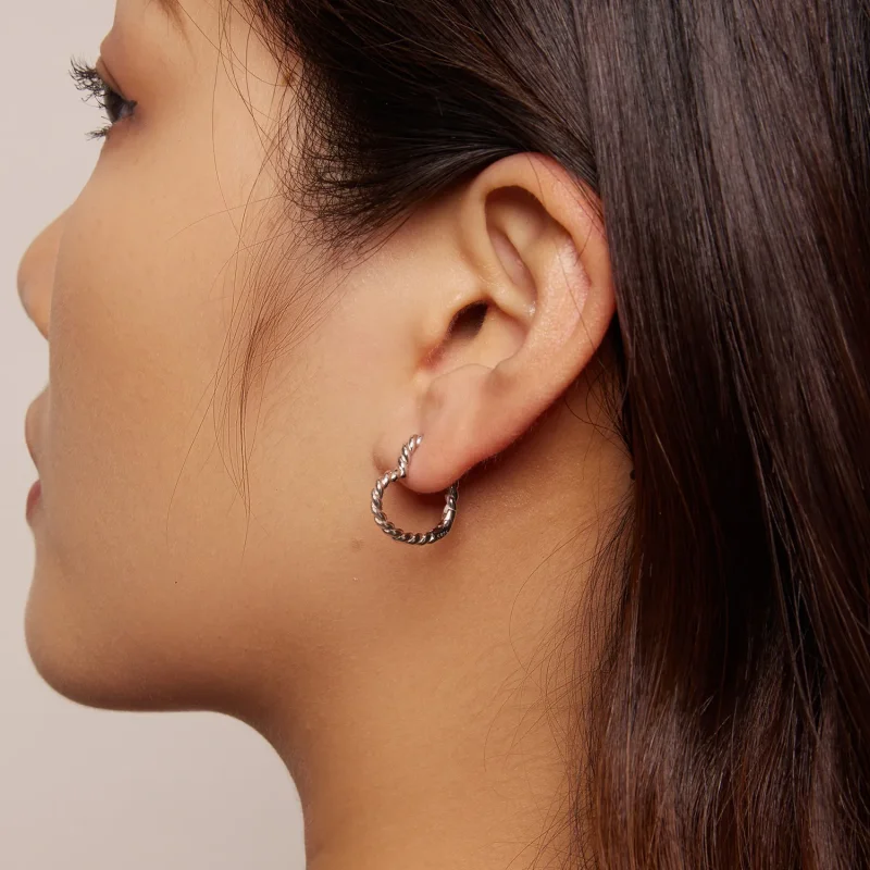 (slika za) Obročasti uhani v obliki srca v slogu Pandora - SCE1606 - Ogled 7