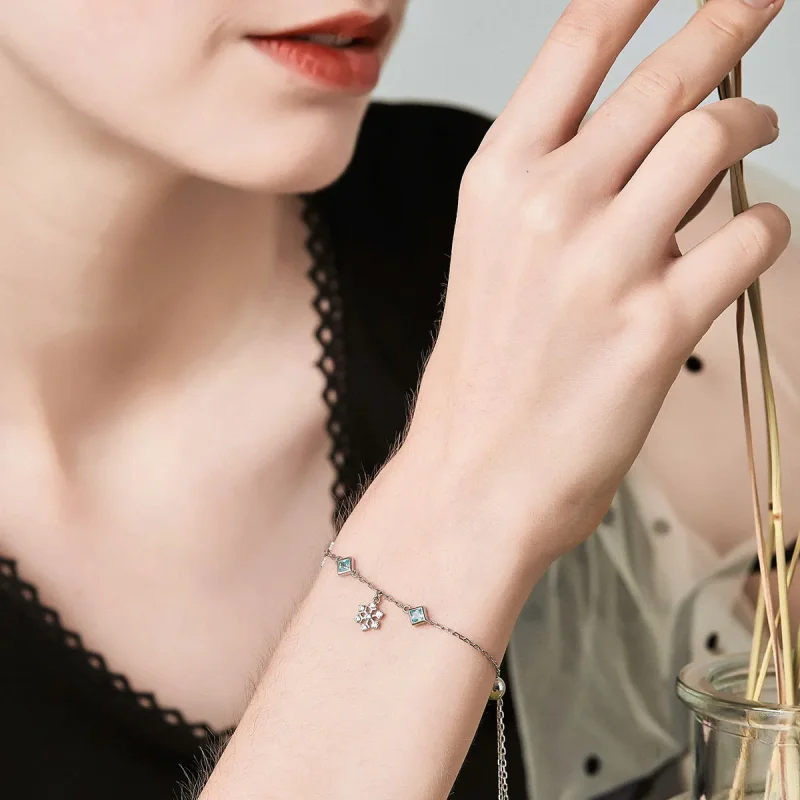 (slika za) Srebrna zapestnica s plešočo snežinko Pandora Style - BSB001 - Ogled 6