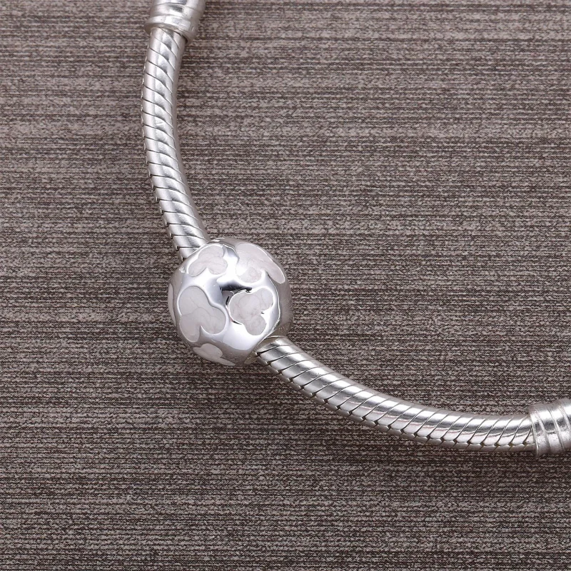 (slika za) Mickey Mouse Mother of Pearl Icon Charm by PANDORA - 7501057370023P - Ogled 4