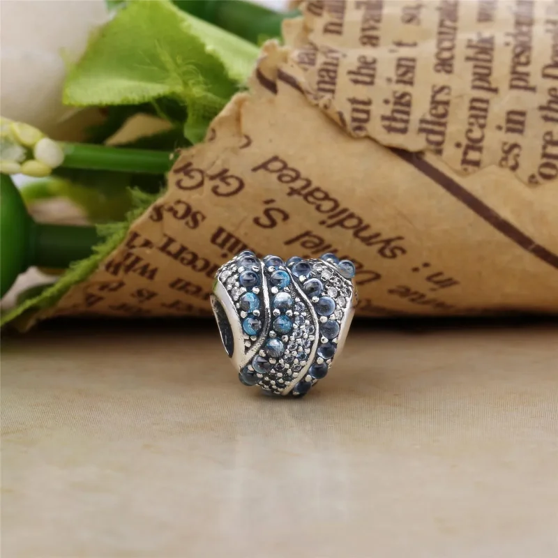 (slika za) PANDORA Aqua Heart Charm, Aqua London Blue Crystals Clear CZ - 797015NABMX - Ogled 2