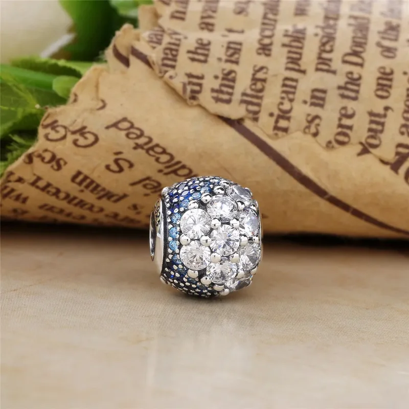 (slika za) PANDORA Blue Enchanted Pavé Charm, Blue Clear CZ - 797032NABMX - Ogled 3