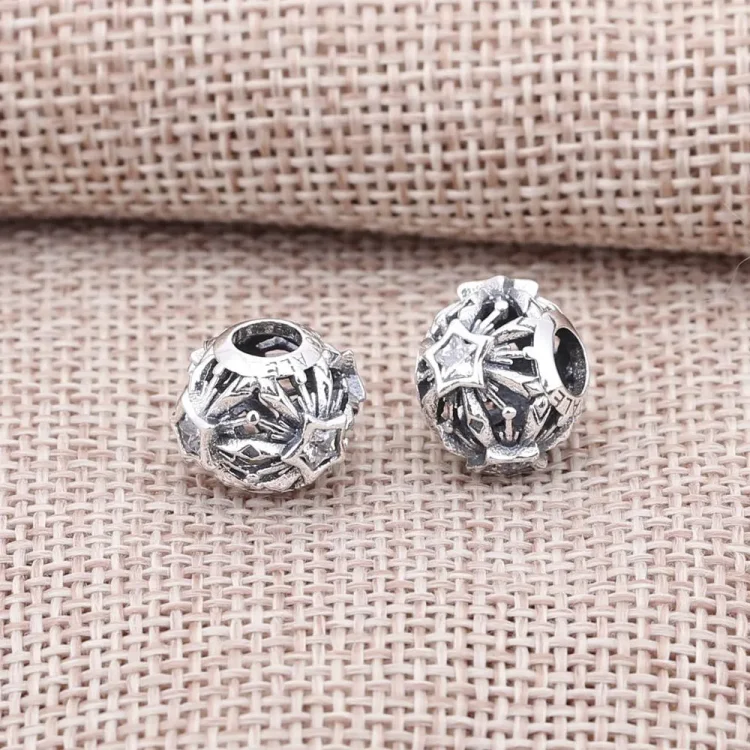 PANDORA Disney Frozen Snowflake Openwork Srebrni obesek s kubičnim obeskom - 791563CZ