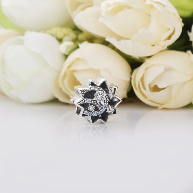PANDORA Disney, Obesek When You Wish Upon A Star, svetlo modri emajli in kristali - 797490NBL