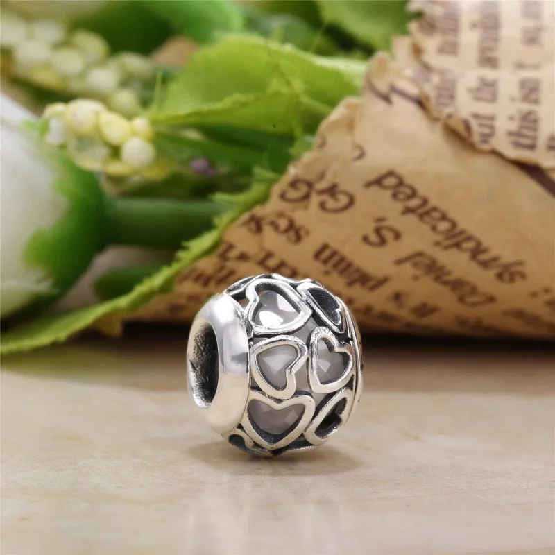 (slika za) PANDORA Encased in Love, opalescentno bel kristalni obesek - 792036 ZDAJ - Ogled 2