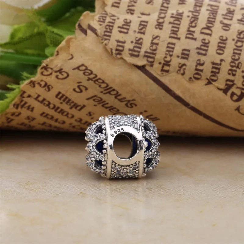 (slika za) PANDORA Glacial Beauty Charm, švicarski modri kristali in prozoren CZ - 796360NS - Ogled 3