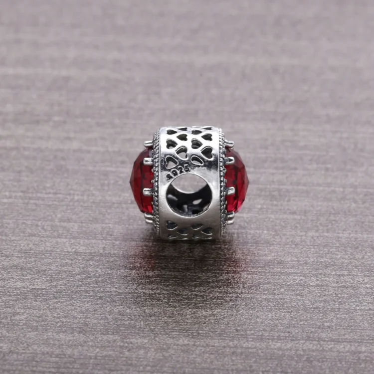PANDORA Obesek Cerise Radiant Hearts - 791725NCC