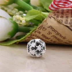 PANDORA obesek z belo emajlirano zvezdo - PD00122-1