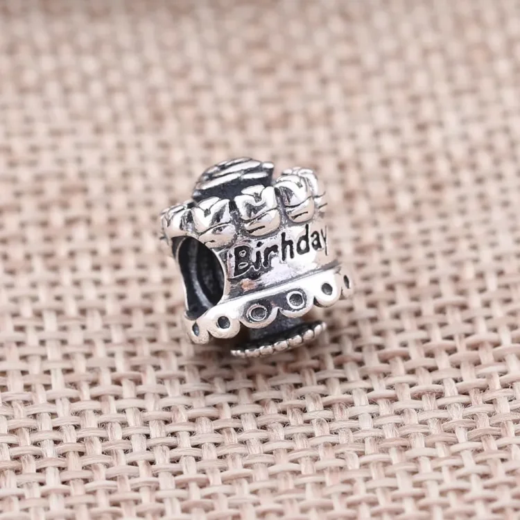 PANDORA Obesek za rojstnodnevno torto - 791289