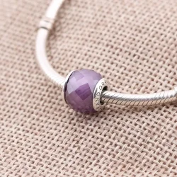 PANDORA Vijolični obesek Petite Facets - 791499ACZ