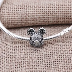 Srebrni obesek Disney Mickey [omejena izdaja] - PANDORA