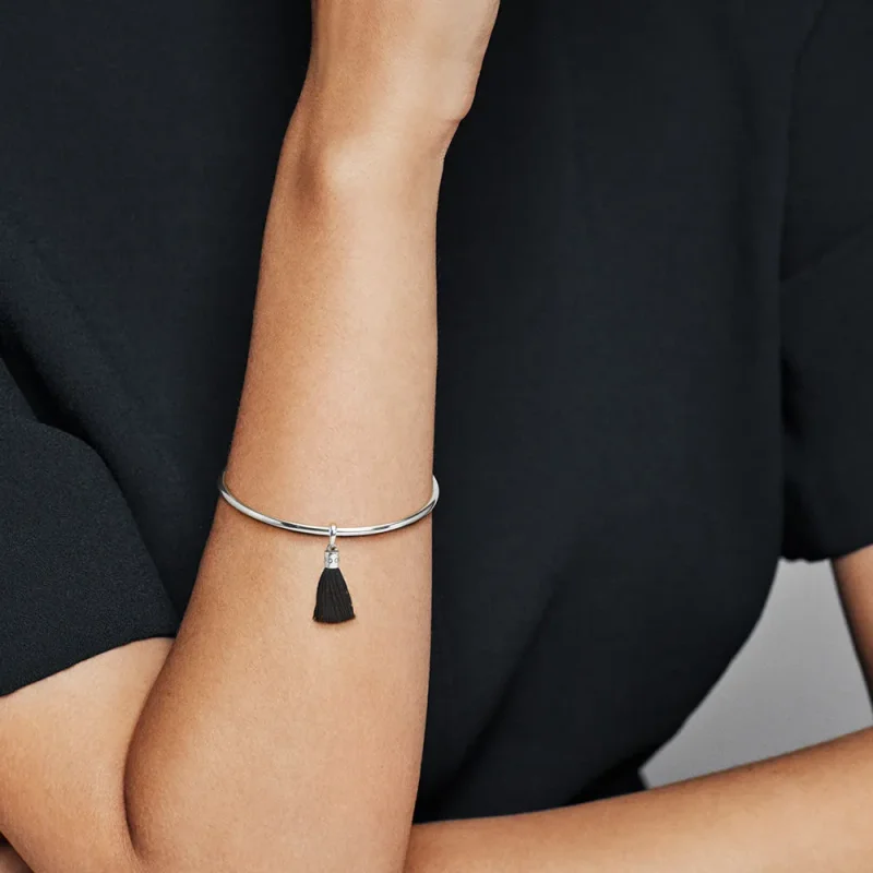 (slika za) Viseči obesek s resicami PANDORA iz črnega blaga - 797212CBK - Ogled 3