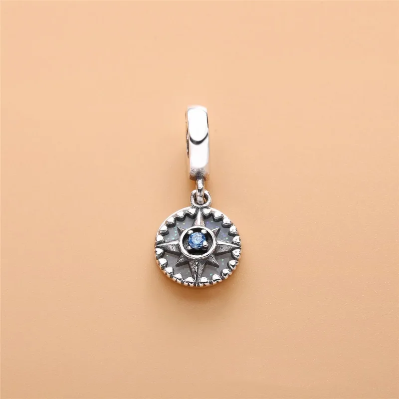 (slika za) Viseči obesek z vrtnico kompasa PANDORA, srebrni emajl in ciansko modri kristali - Ogled 2