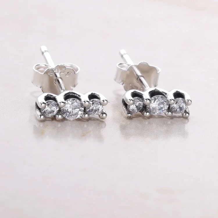 PANDORA Bleščeča eleganca s prozornimi uhani CZ - 290725CZ