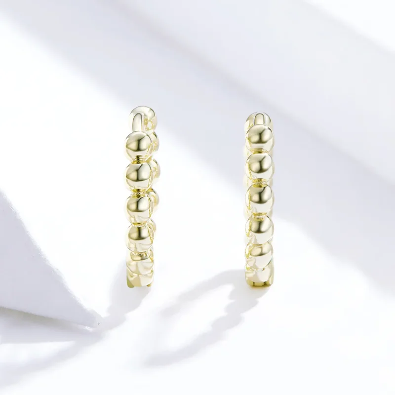 (slika za) Pandora Style 18ct pozlačeni majhni kroglični uhani v obliki obroča - SCE807-B - Ogled 2