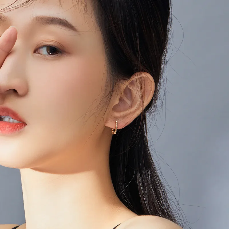 (slika za) Pandora Style 18ct pozlačeni majhni kroglični uhani v obliki obroča - SCE807-B - Ogled 5