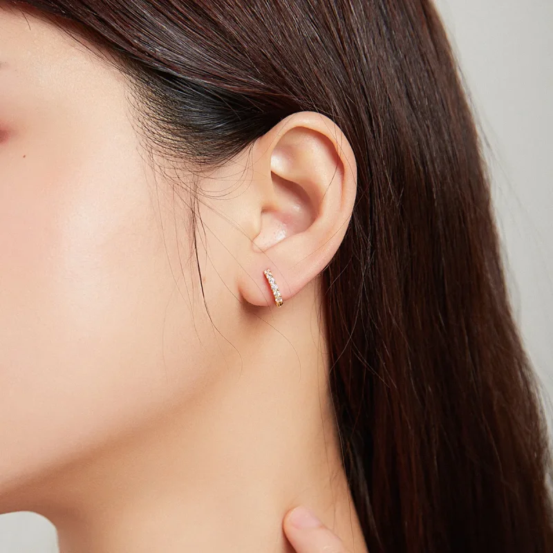 (slika za) Pandora Style 18ct pozlačeni sijoči beli obročasti uhani - SCE1103 - Ogled 2