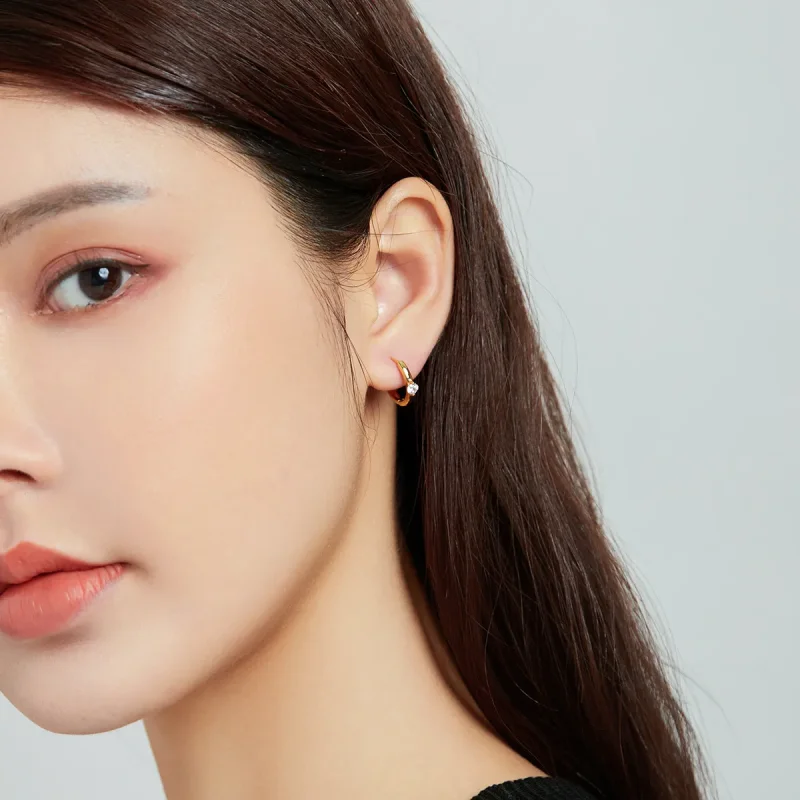 (slika za) Pandora Style 18ct pozlačeni sijoči diamantni obročasti uhani - SCE1050-B - Ogled 6