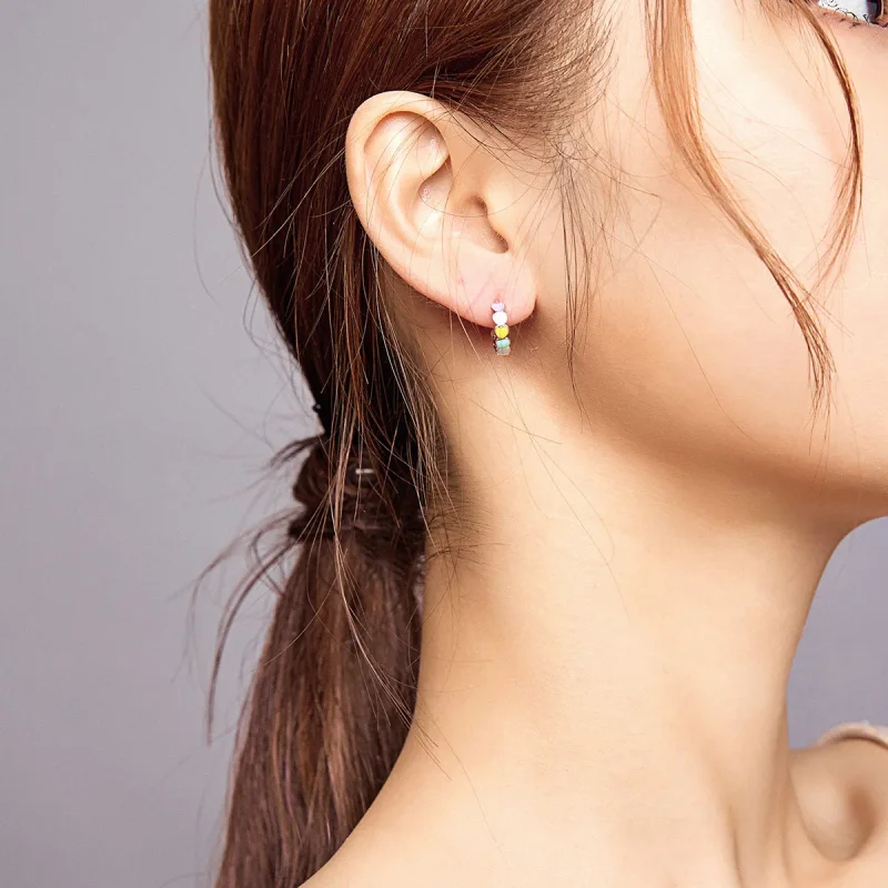 (slika za) Srebrni obročasti uhani z mavričnimi srčki v stilu Pandora - SCE909 - Ogled 5