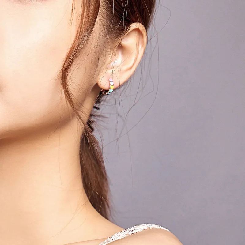 (slika za) Srebrni obročasti uhani z mavričnimi srčki v stilu Pandora - SCE909 - Ogled 7