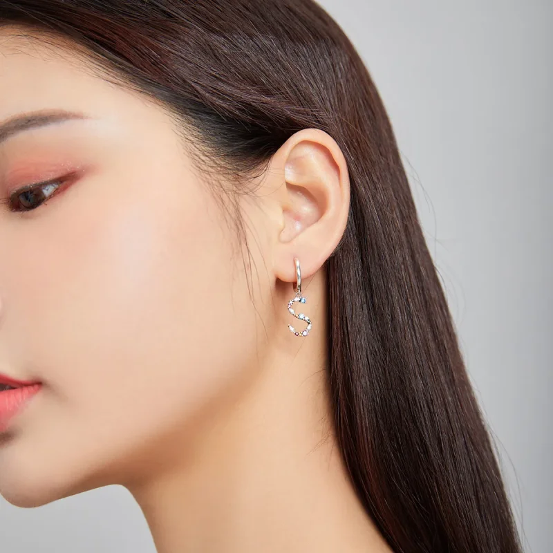 (slika za) Viseči uhani s pisano črko S v slogu Pandora - SCE1032 - Ogled 6