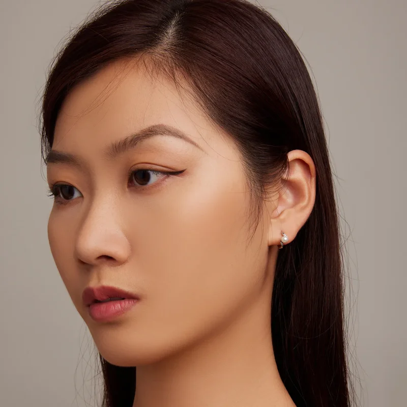 (slika za) Obročasti uhani iz kroglic v obliki školjk Pandora - BSE710 - Ogled 5