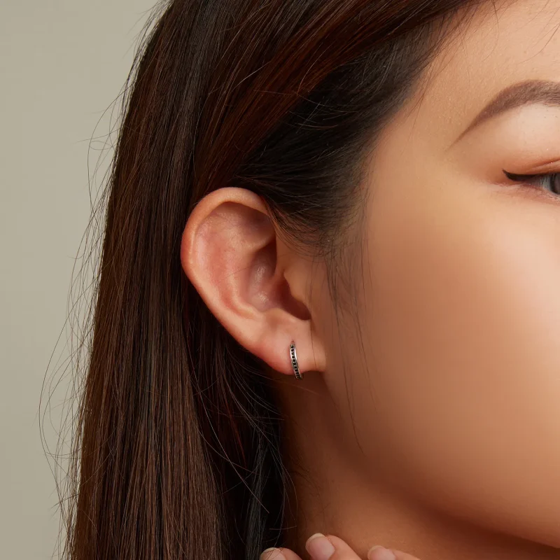 (slika za) Obročasti uhani s črnim cirkonom v stilu Pandora - SCE1522 - Ogled 5