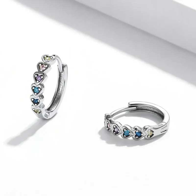 (slika za) Obročasti uhani v obliki mavričnih srčkov v slogu Pandora - SCE1275 - Ogled 3