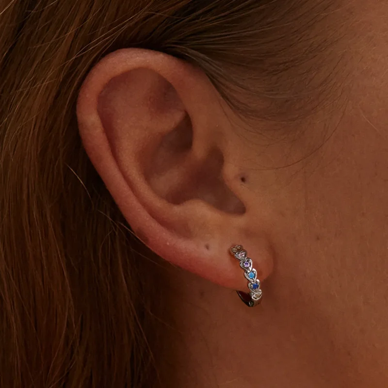 (slika za) Obročasti uhani v obliki mavričnih srčkov v slogu Pandora - SCE1275 - Ogled 6